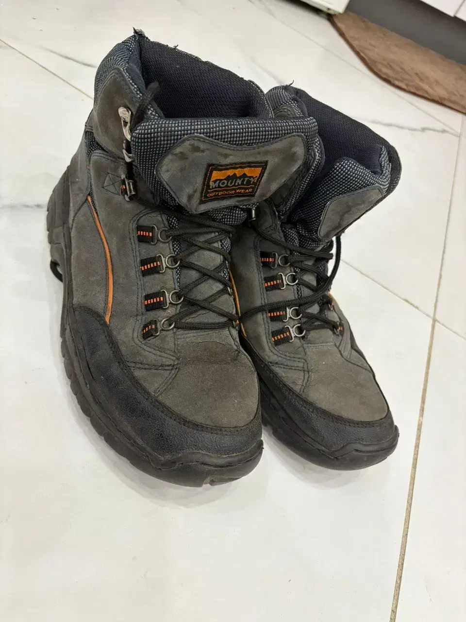 کفش کوهنوردی خارجی اصل|کیف، کفش، کمربند|گرگان, |دیوار