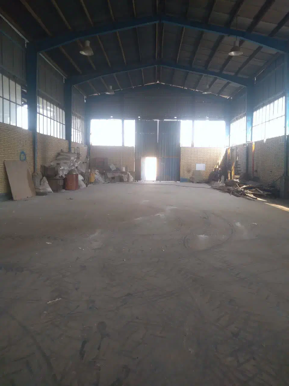 اجاره سوله ۶۰۰ متری با محیط باز|اجارهٔ دفتر صنعتی، کشاورزی، تجاری|شهرضا, |دیوار