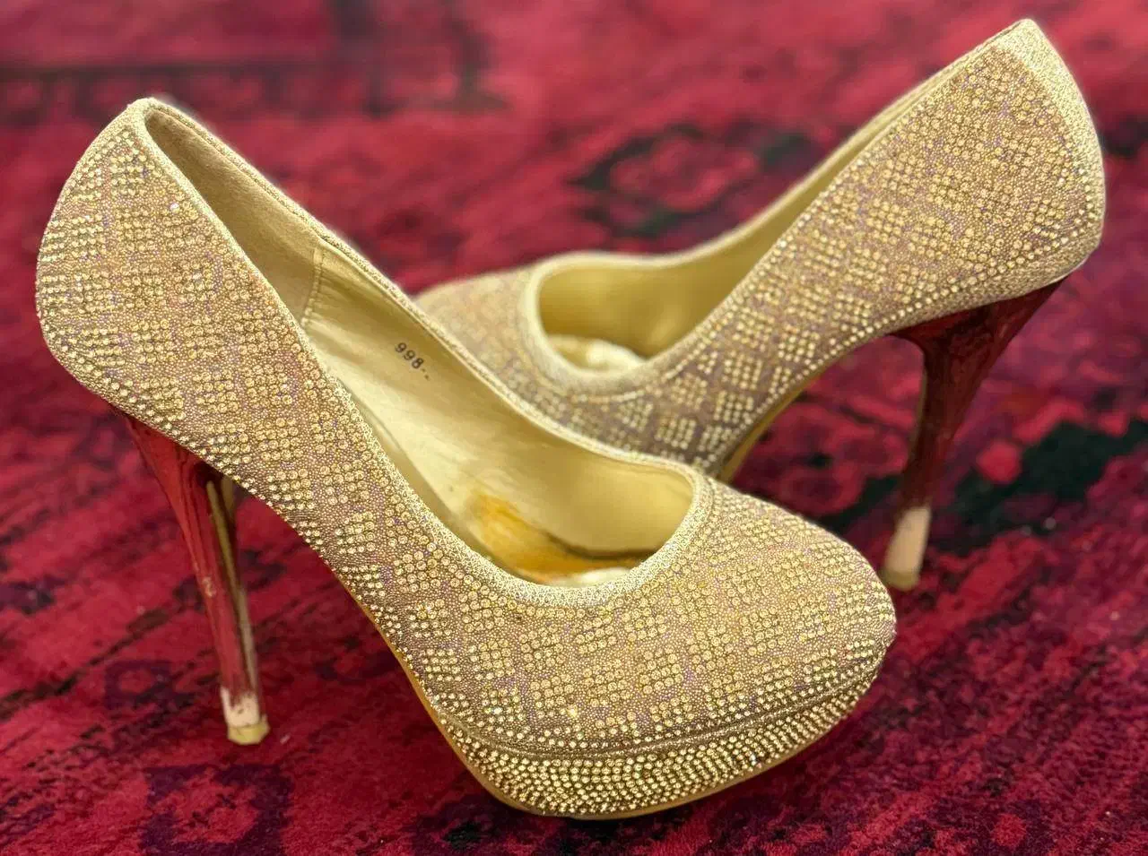 کفش|کیف، کفش، کمربند|لاهیجان, کوی خزر|دیوار