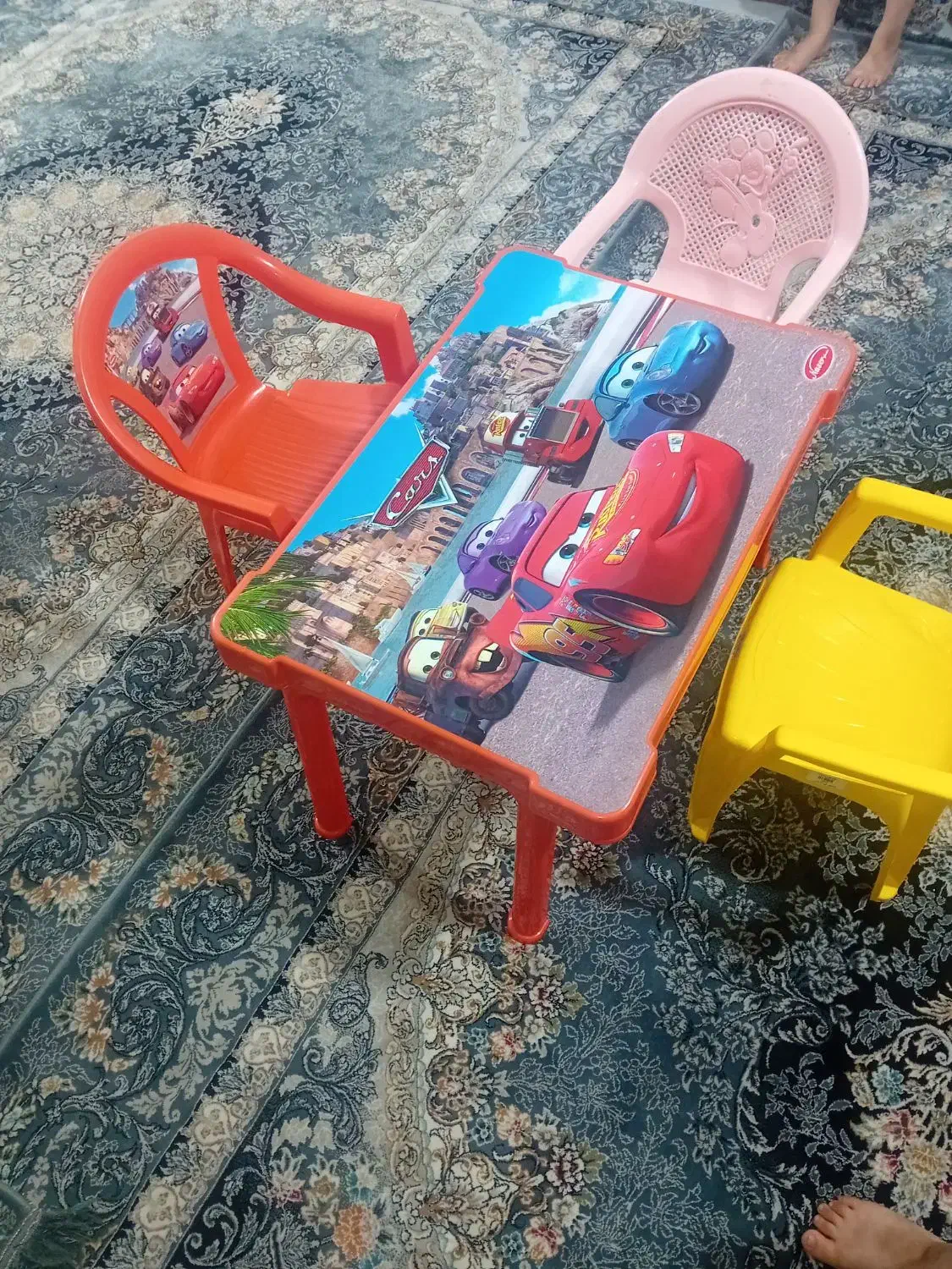 میز و صندلی کودکانی|تخت و صندلی بچه|رباط‌کریم, نصیرشهر|دیوار