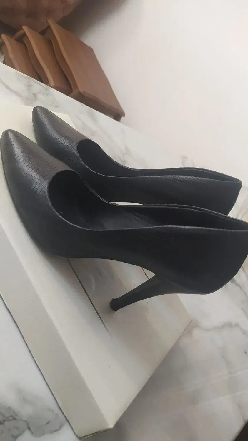 کفش|کیف، کفش، کمربند|جلفا, |دیوار