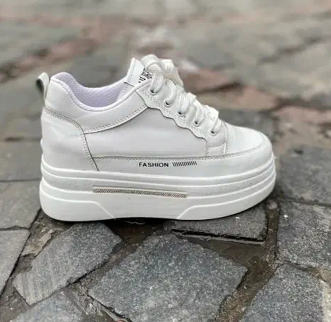 کتونی لژدار سفید|کیف، کفش، کمربند|رشت, پل تالشان|دیوار