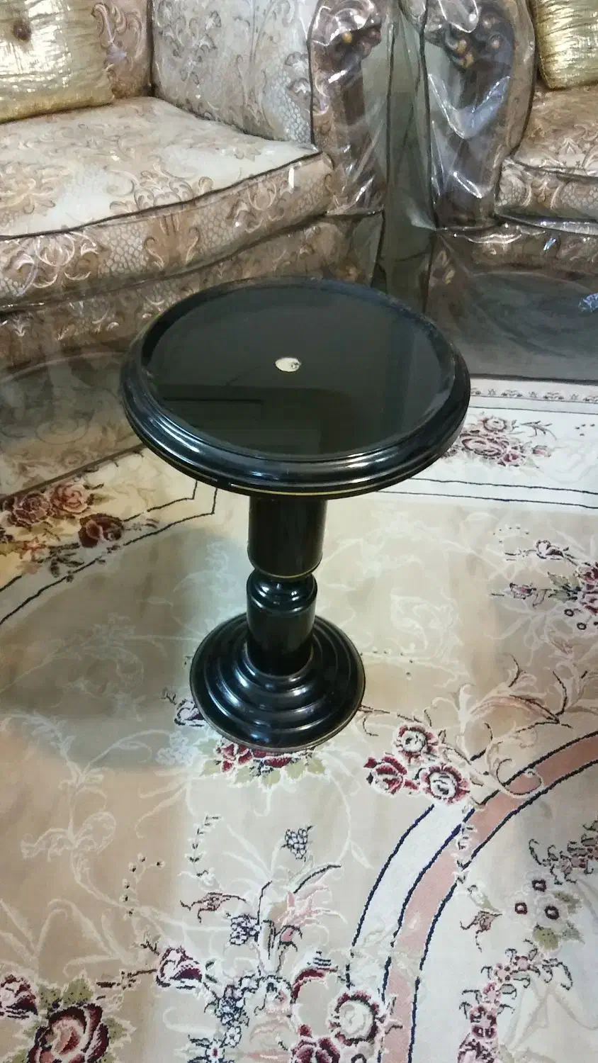 میز گرد پایه دار زیر گلدانی|مبلمان خانگی و میز عسلی|گرگان, |دیوار