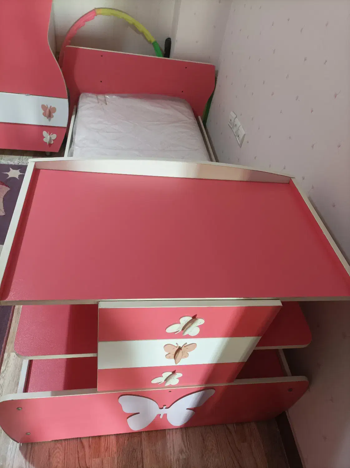 تخت خواب کودک و نوجوان|تخت و صندلی بچه|اسلام‌شهر, باغ فیض|دیوار