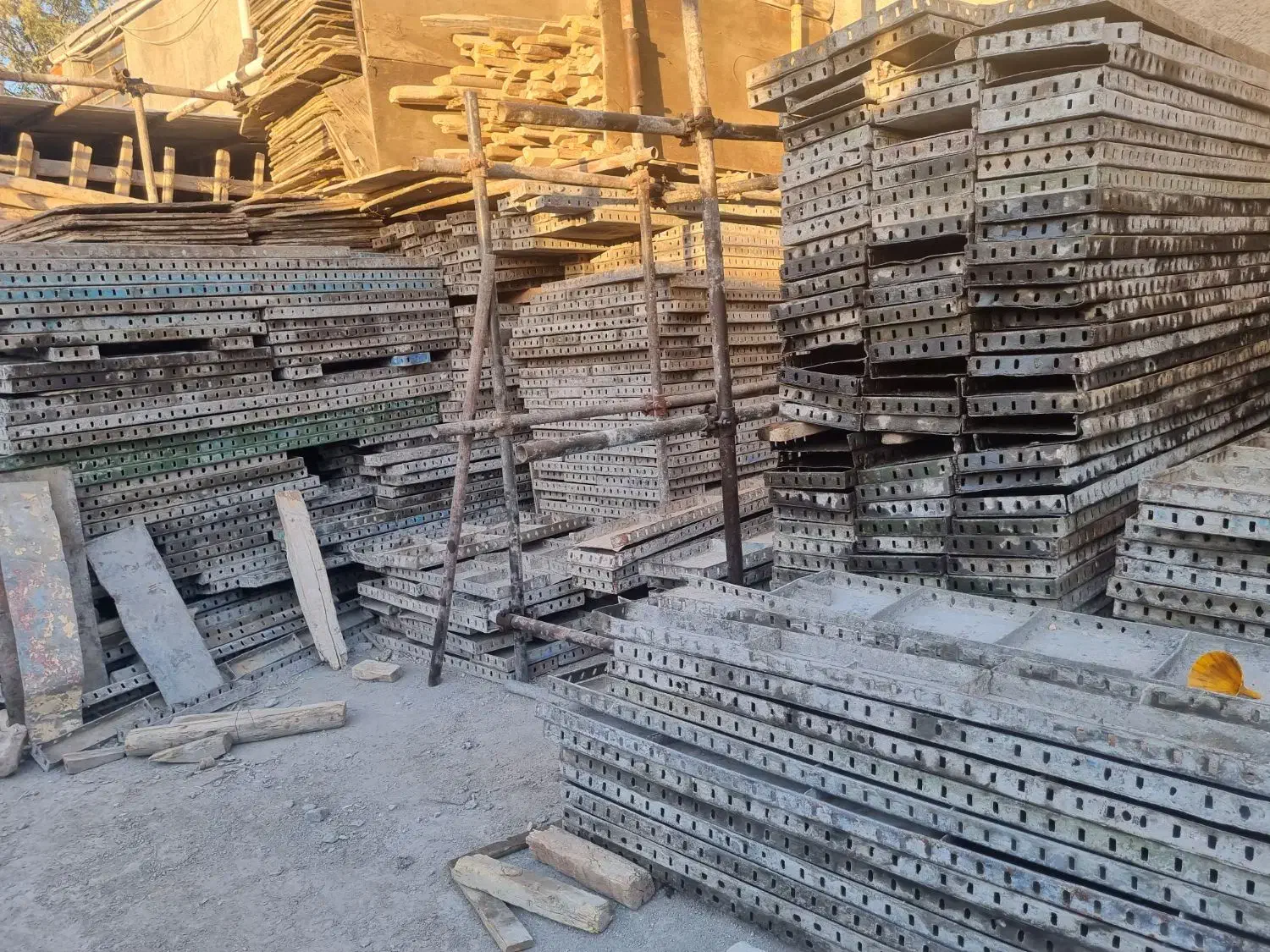 اسکلت بتنی شناژ  فنداسیون  استخر دال بتنی|خدمات پیشه و مهارت|کرمانشاه, |دیوار