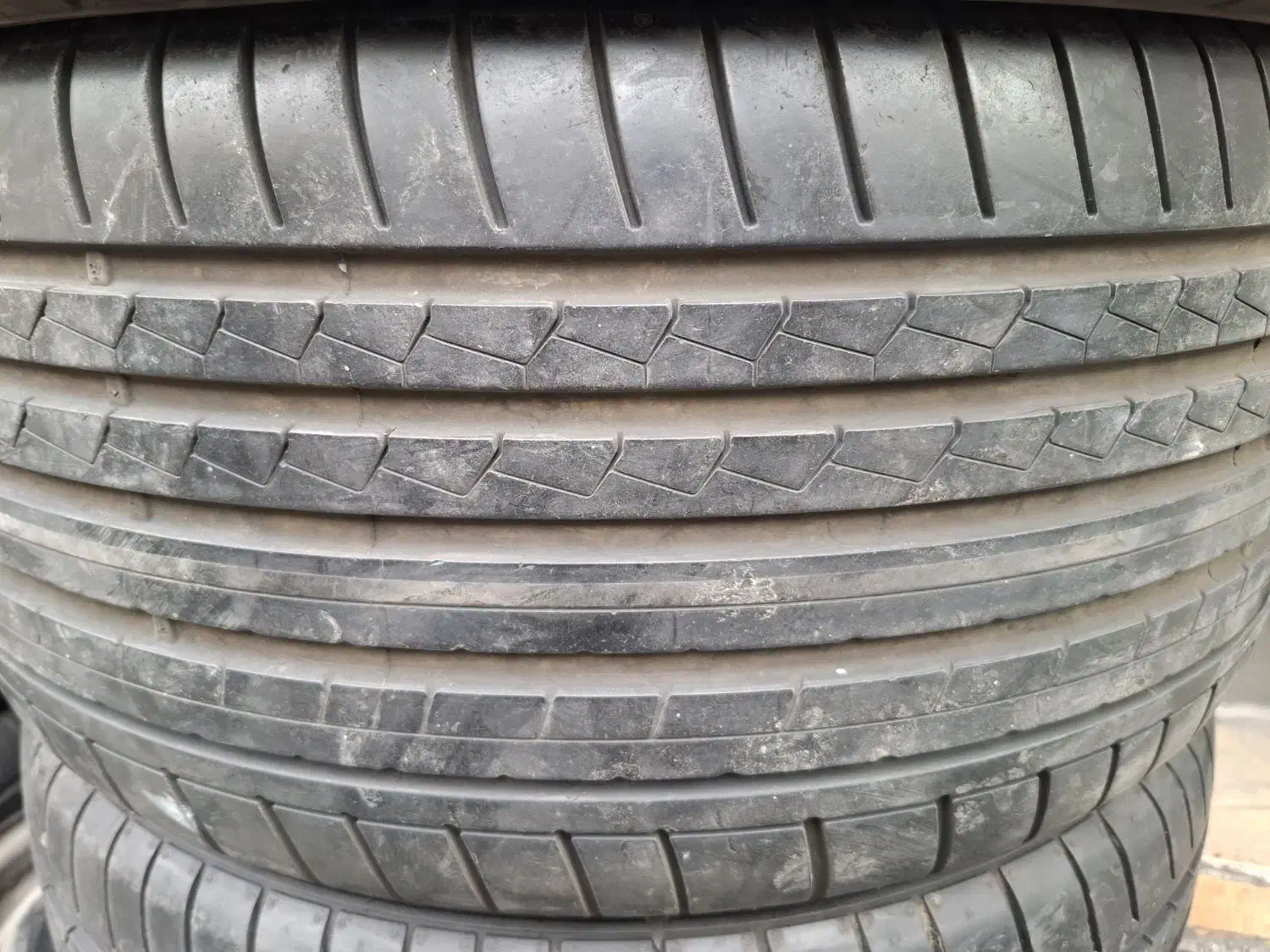 لاستیک دانلوپ بی ام و رانفلد ۲۴۵/۴۰/۱۹|قطعات یدکی و لوازم جانبی|تهران, هفت چنار|دیوار