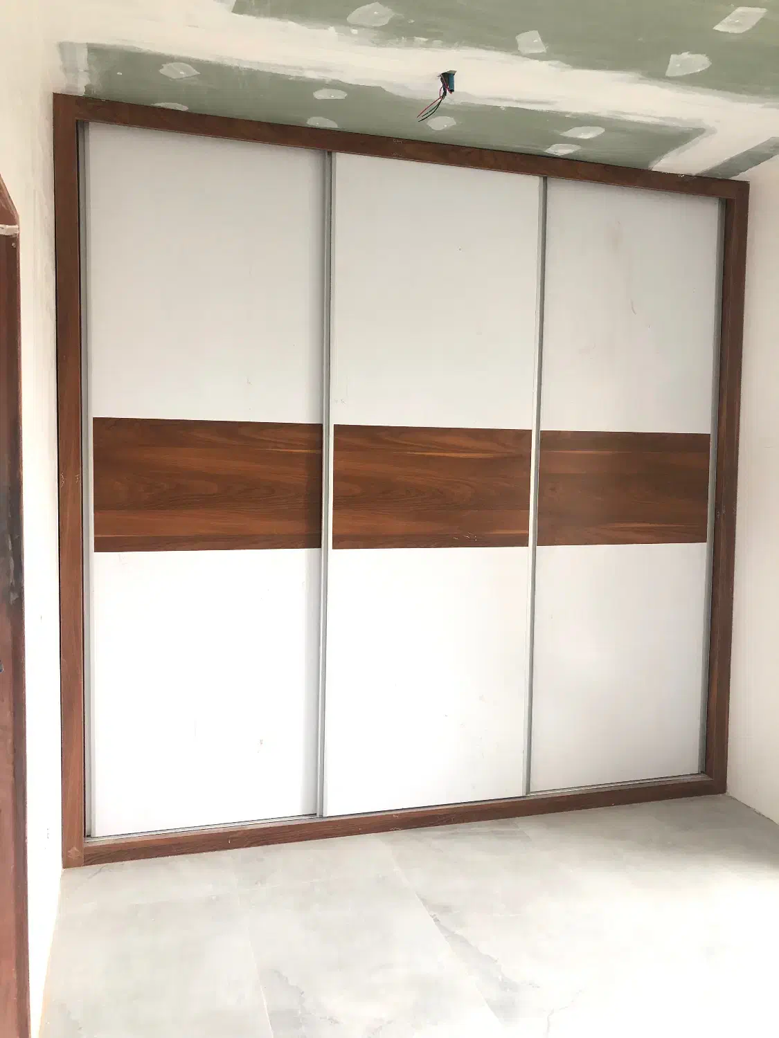 ساخت و نصب کابینت و کمد|خدمات پیشه و مهارت|چالوس, |دیوار