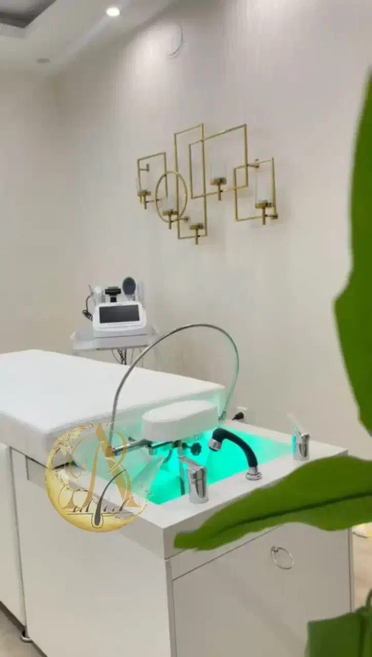 تخت چندکاره اسکالپ، فشیال، ماساژ و سرشور|خدمات آرایشگری و زیبایی|اصفهان, باغ زرشک|دیوار