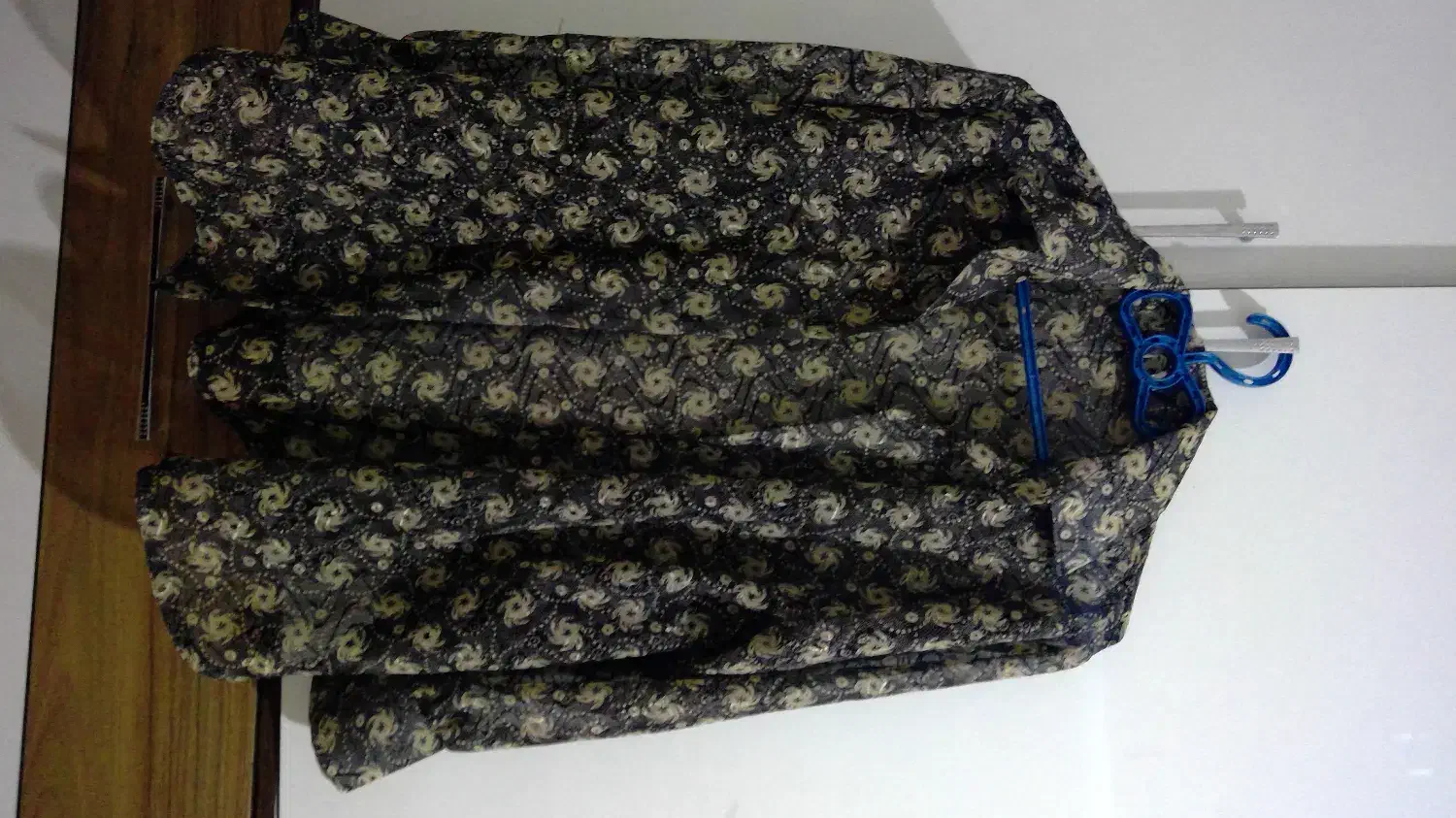 لباس زنانه|لباس|نیشابور, بنیاد شهید|دیوار