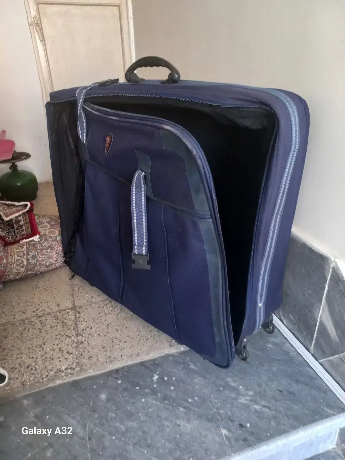 چمدانبزرگچرخدار|کیف، کفش، کمربند|اراک, |دیوار