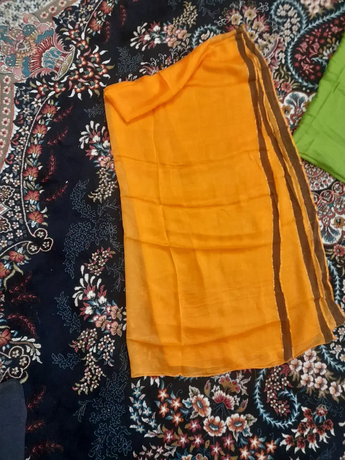 شال|لباس|قم, ولیعصر|دیوار