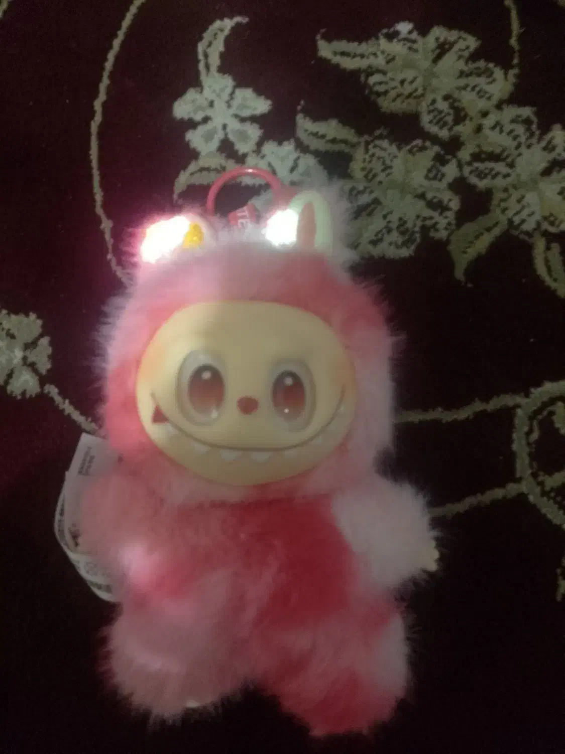 لبوبو سخن گو|اسباب‌‌بازی|بروجن, |دیوار