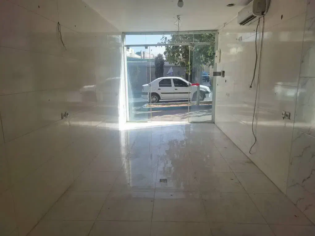 مغازه ۲۵ متری همکف واقع در..خ صاحب الزمان|اجارهٔ مغازه و غرفه|اصفهان, سرتاوه|دیوار