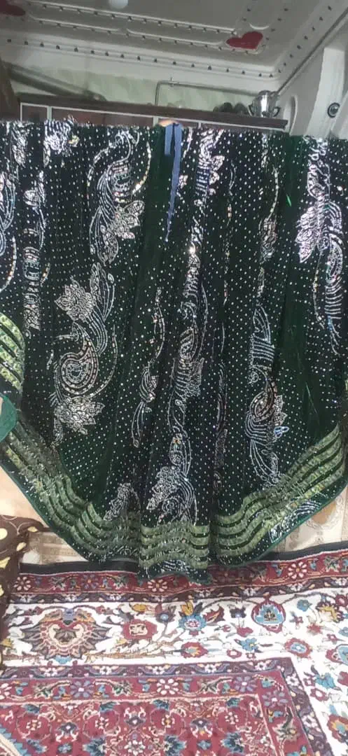 لباس محلی  مخمل زیبا|لباس|یاسوج, |دیوار