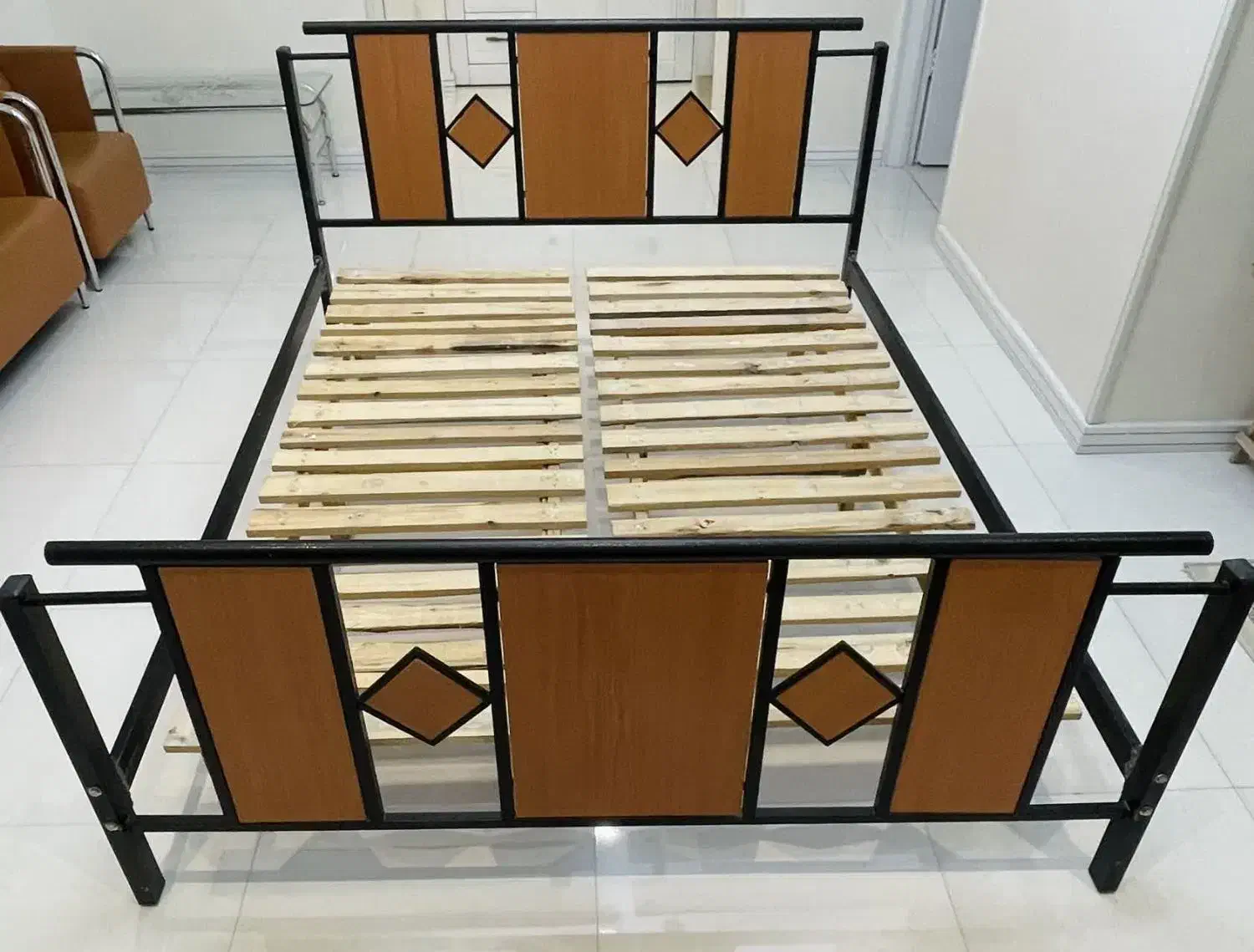 تخت دو نفره(فلزی و چوبی)|تخت و سرویس خواب|مشهد, الهیه|دیوار