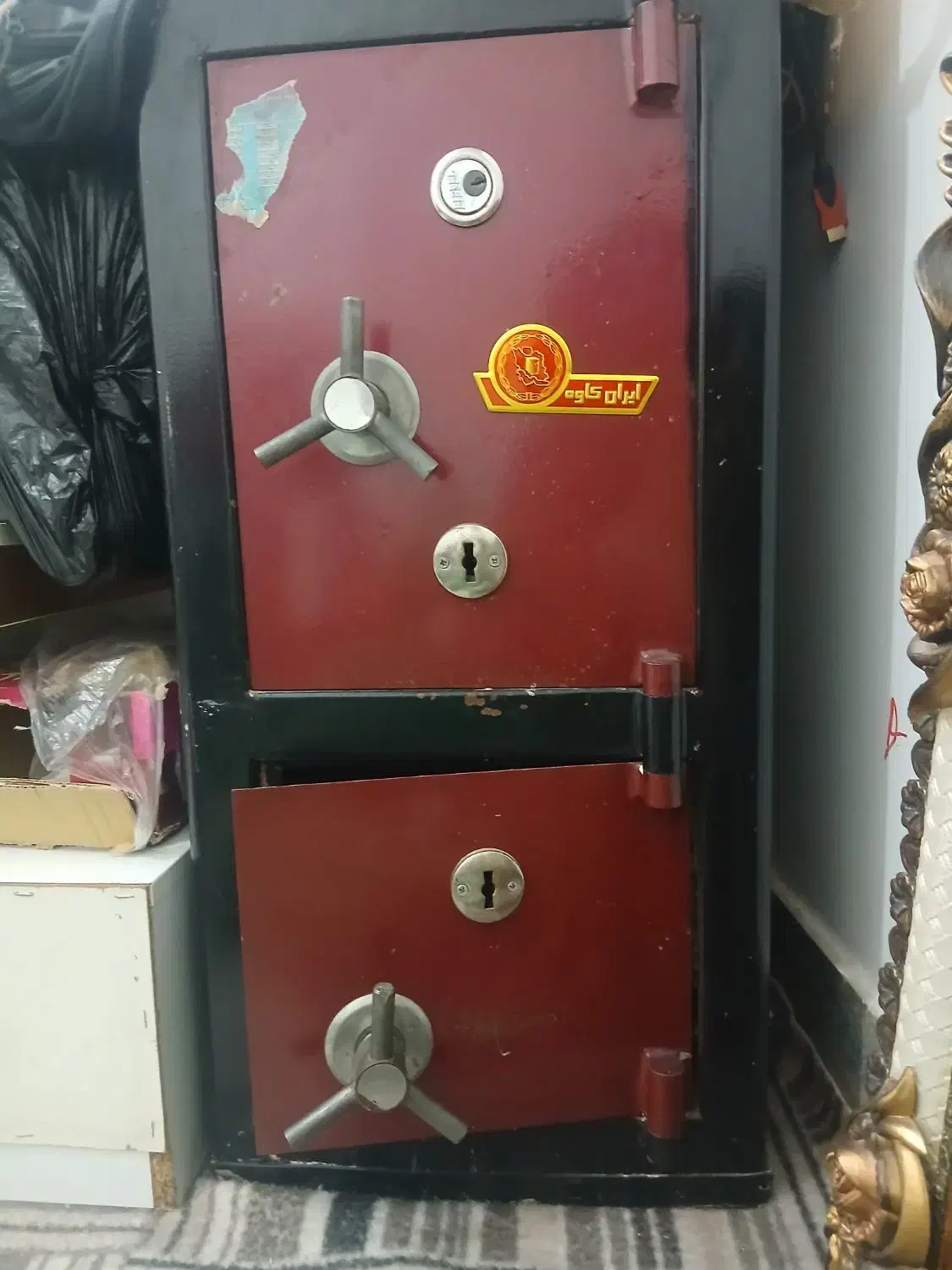 گاوصندوق|ابزارآلات|نیشابور, ده حلاج|دیوار