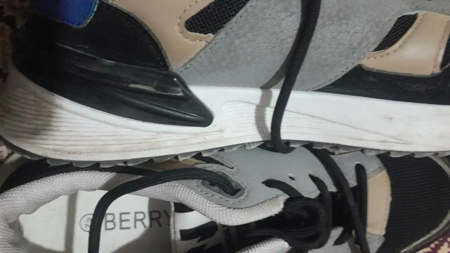 کفش اسپرت ورزشی|کیف، کفش، کمربند|زهک, |دیوار