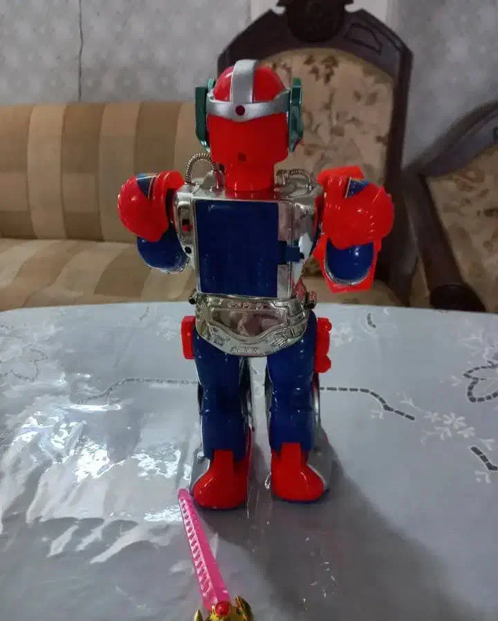 مردآهنی|اسباب‌بازی بچه|آمل, |دیوار