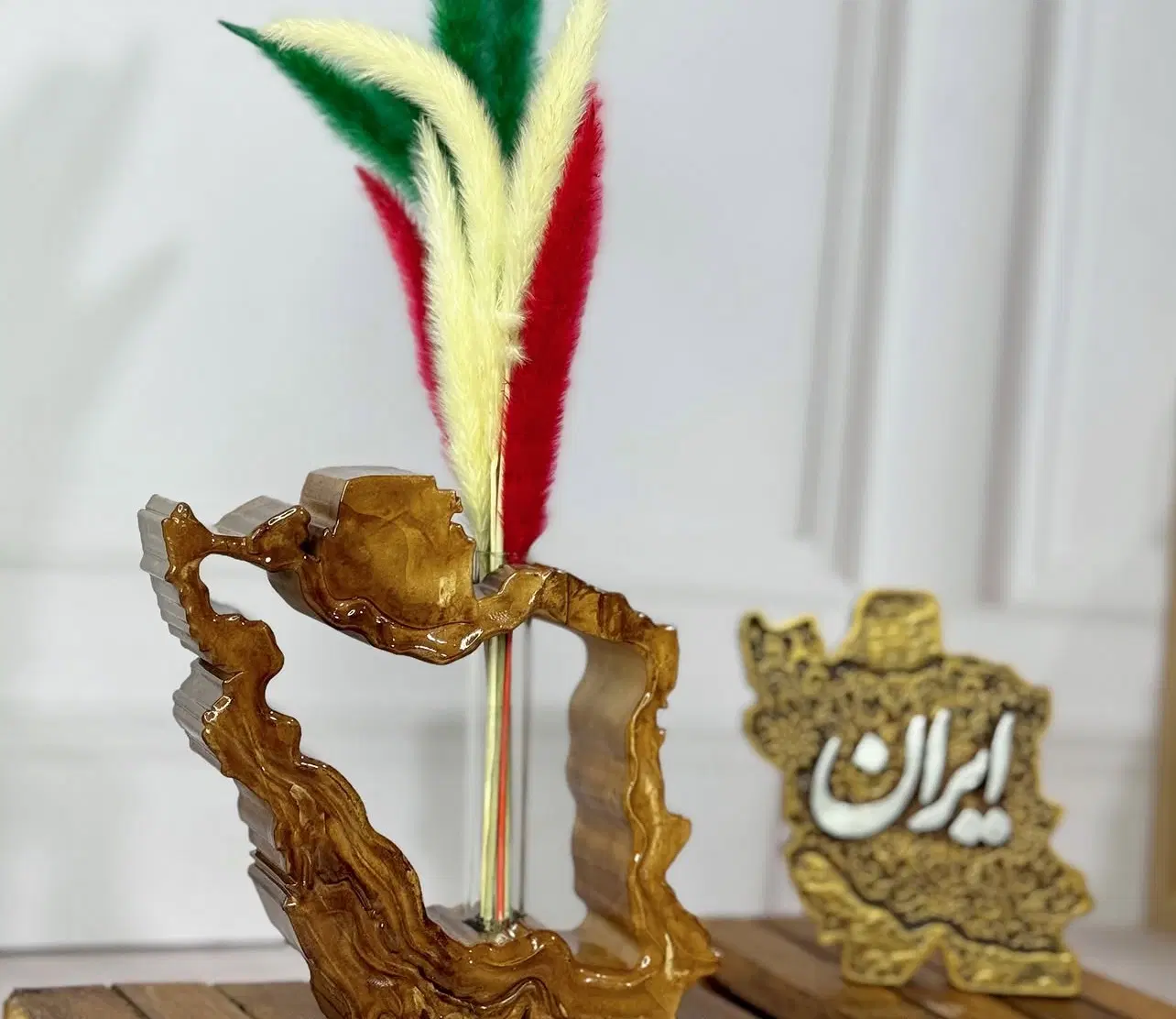 تندیس گلجا ایران / ارسال رایگان تهران|مجسمه، تندیس، ماکت|تهران, فلسطین (میدان انقلاب)|دیوار