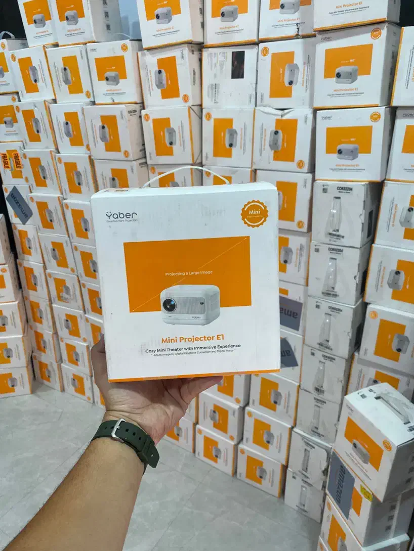 ویدئو پروژکتور پرتابل یابر yaber e1|تلویزیون و پروژکتور|تهران, نارمک|دیوار