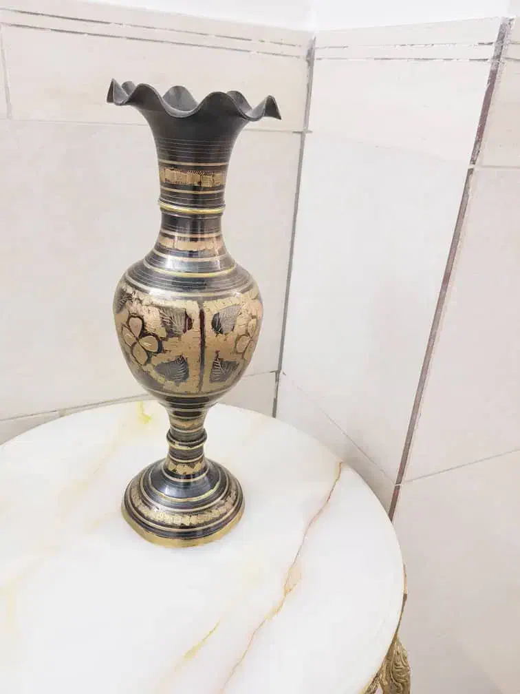 یک عدد میز برنجی وگلدان برنجی نو|میز تلفن|اسلام‌شهر, شهرک مهدیه|دیوار