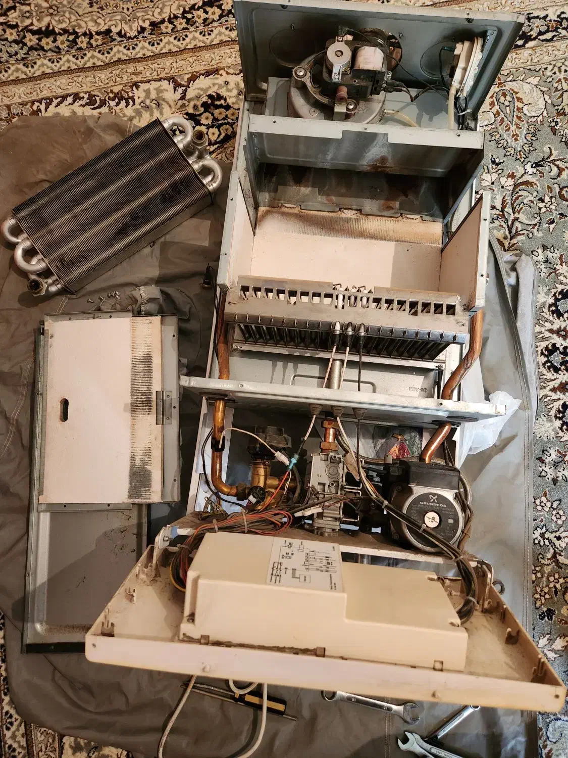 تعمیرات تخصصی و سرویس انواع پکیج ایرانی و خارجی|خدمات پیشه و مهارت|تهران, نیروی هوایی (پیروزی)|دیوار