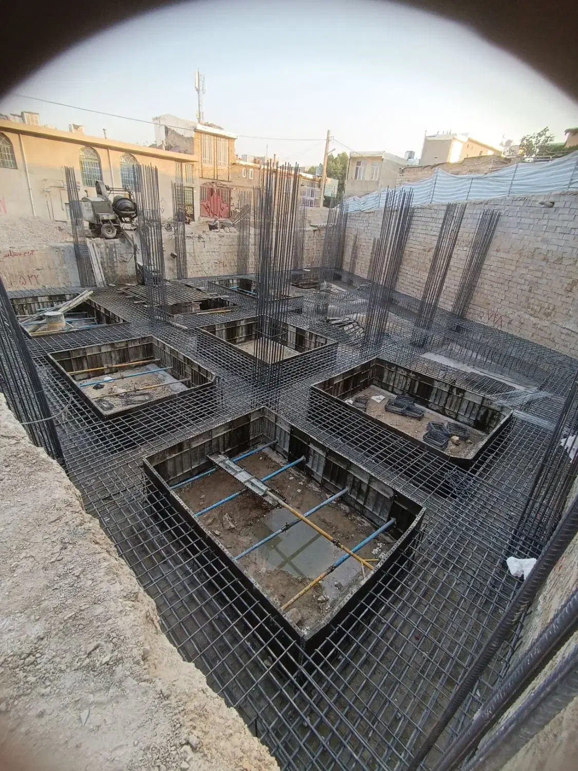 بتون ریزی با خلاطه|خدمات پیشه و مهارت|مهران (ایلام), |دیوار