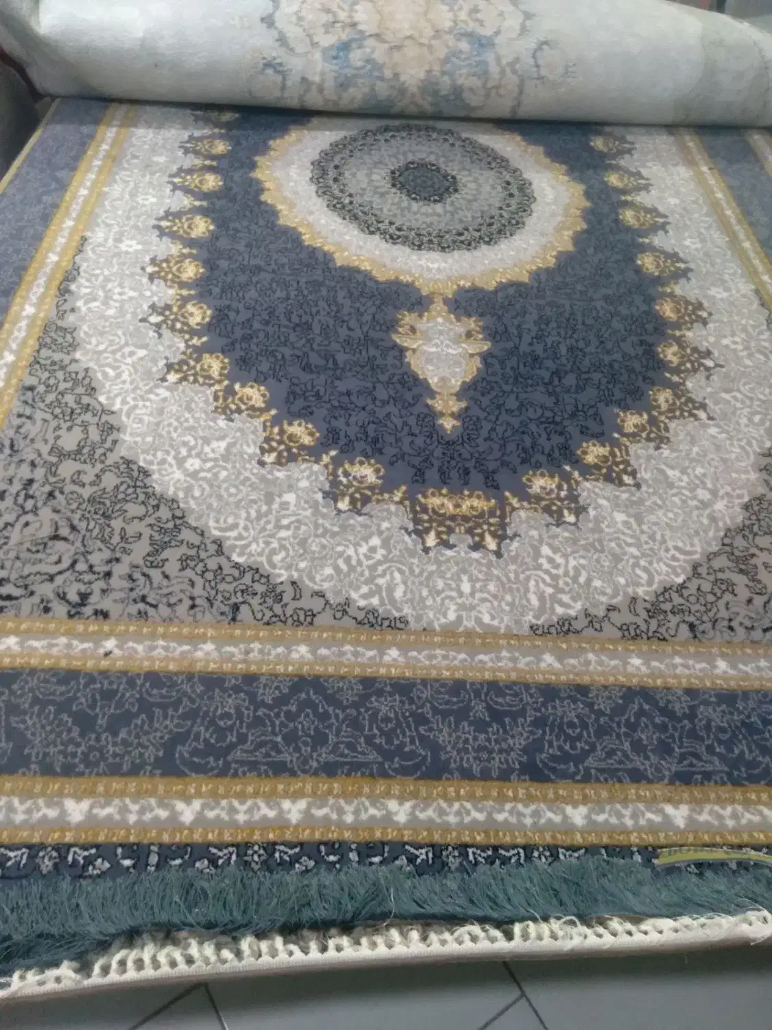 فروش فرش و تابلو فرش به علت تغییر شغل|فرش|مرند, |دیوار