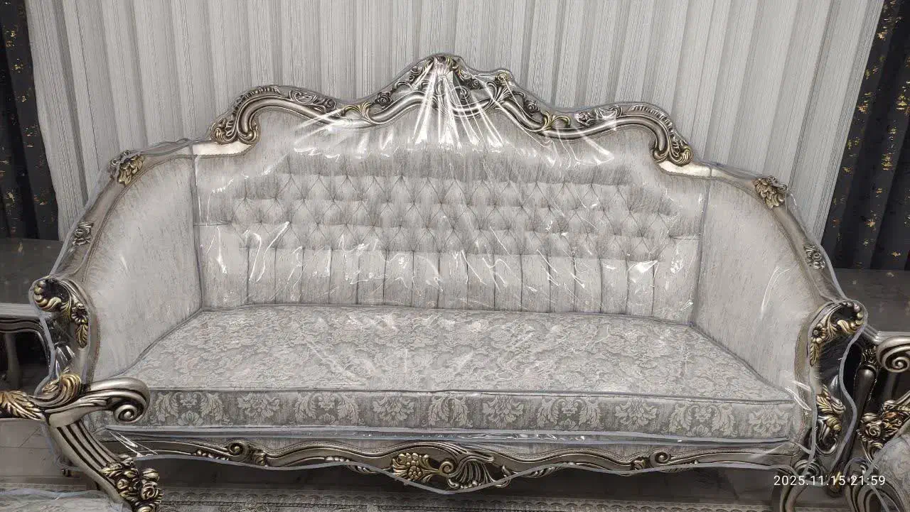 مبلمان سلطنتی تماما چوب گردو خشک|مبلمان خانگی و میز عسلی|اهواز, امانیه|دیوار