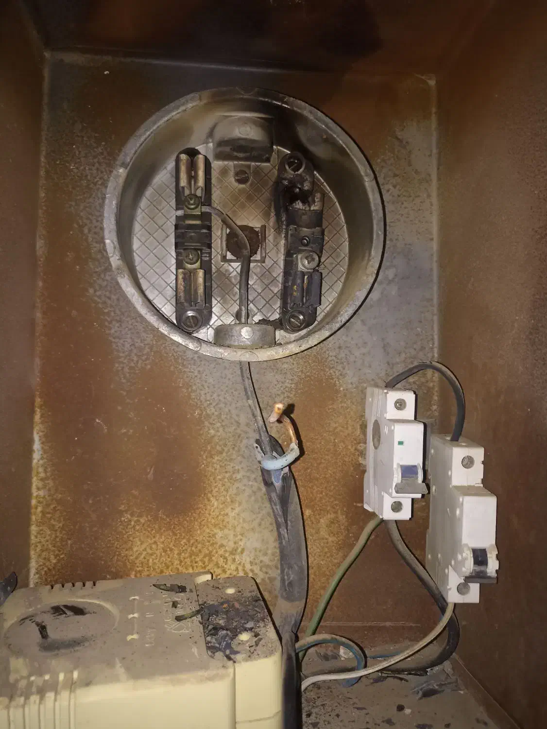 برقکار|خدمات پیشه و مهارت|میناب, |دیوار