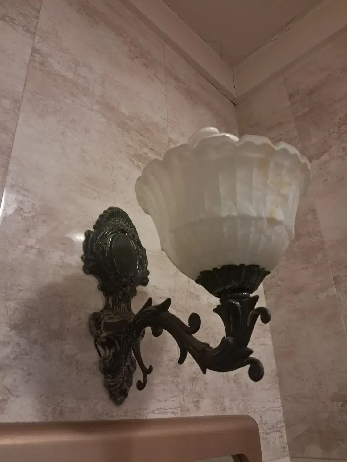 لوستر فلزی سه‌ شاخه|لوستر و چراغ آویز|لواسان, |دیوار