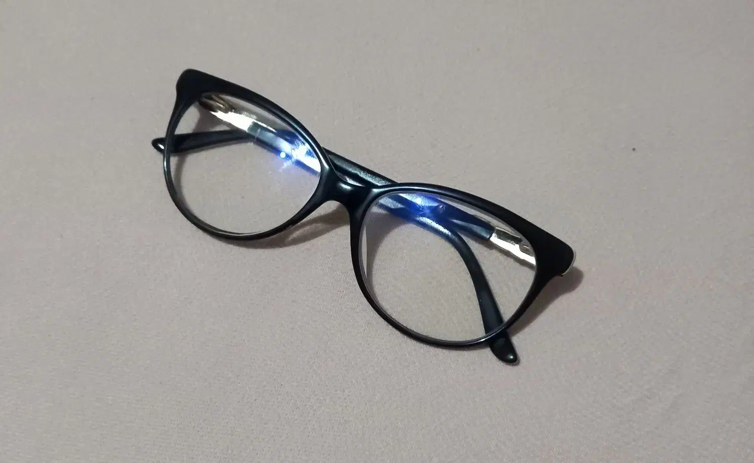 فرم عینک|زیورآلات و اکسسوری|رشت, حومه رشت|دیوار