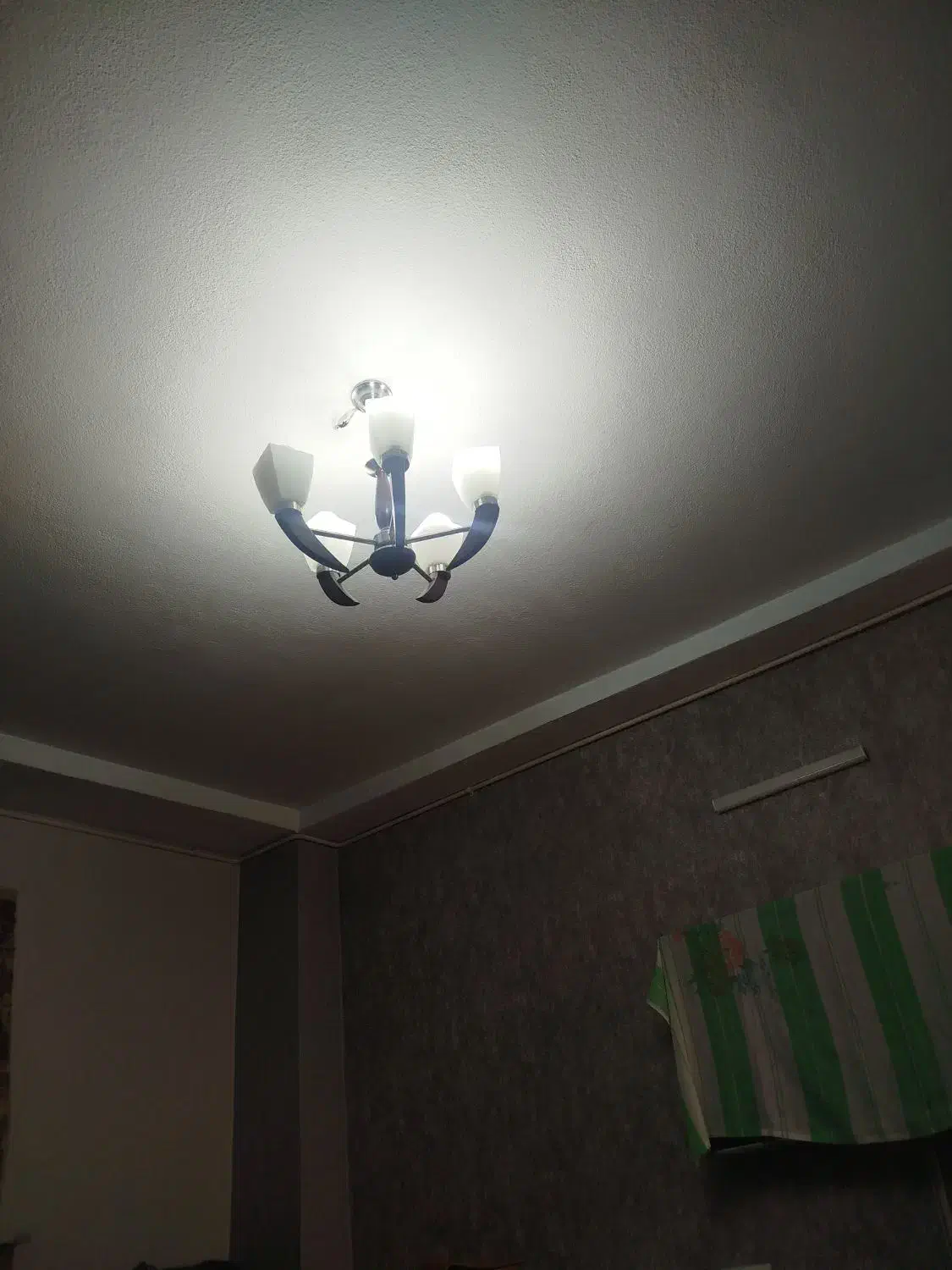 لوستر|لوستر و چراغ آویز|رباط‌کریم, رباط‌کریم|دیوار