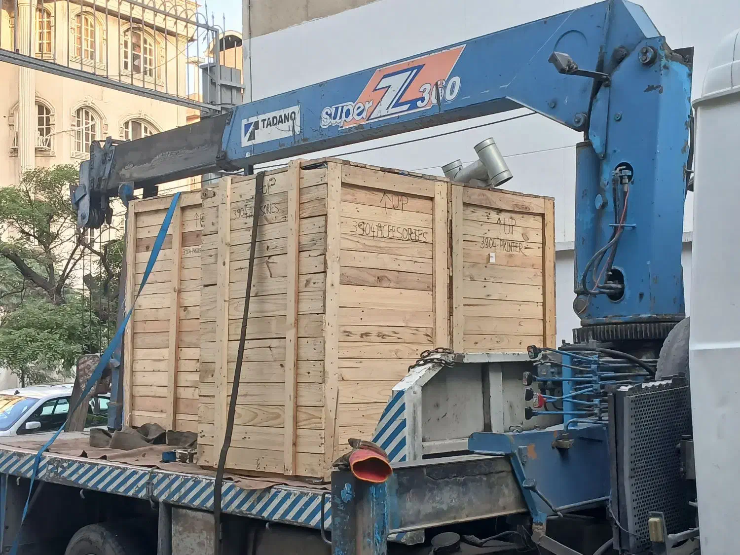 کرایه اجاره جرثقیل خاور ۳،۵،۷،۱۰تن کفی دار بالابر|خدمات حمل و نقل|تهران, تهرانپارس غربی|دیوار