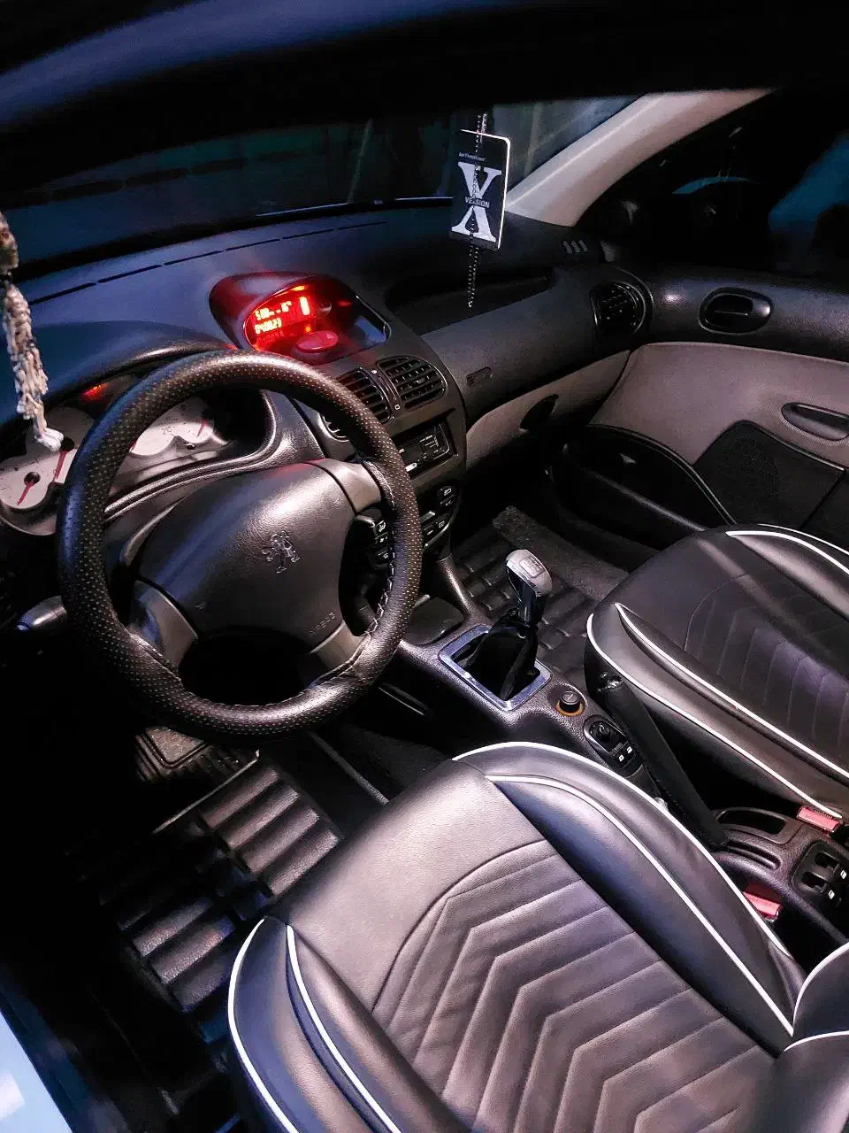 ماشین ۲۰۶ sd سفید v8|خودرو سواری و وانت|بابل, |دیوار