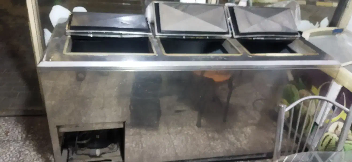 فریزر بستنی، یخچال ویترینی ،فر ساندویچ و کالباس بر|کافی‌شاپ و رستوران|ایلخچی, |دیوار