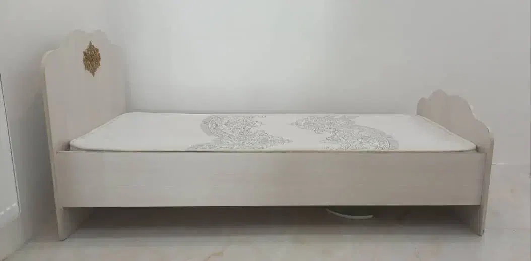 تخت تک نفره همراه با تشک ترکیه ای در حد نو|تخت و سرویس خواب|مرند, |دیوار