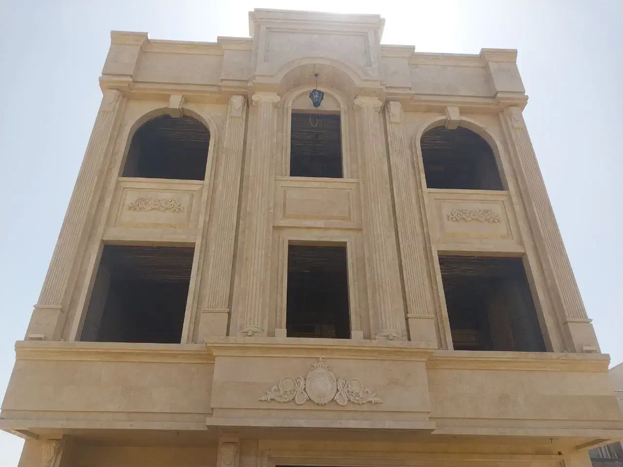 کارگر ساختمانی و نیمچه استا|استخدام معماری، عمران و ساختمانی|یزد, |دیوار