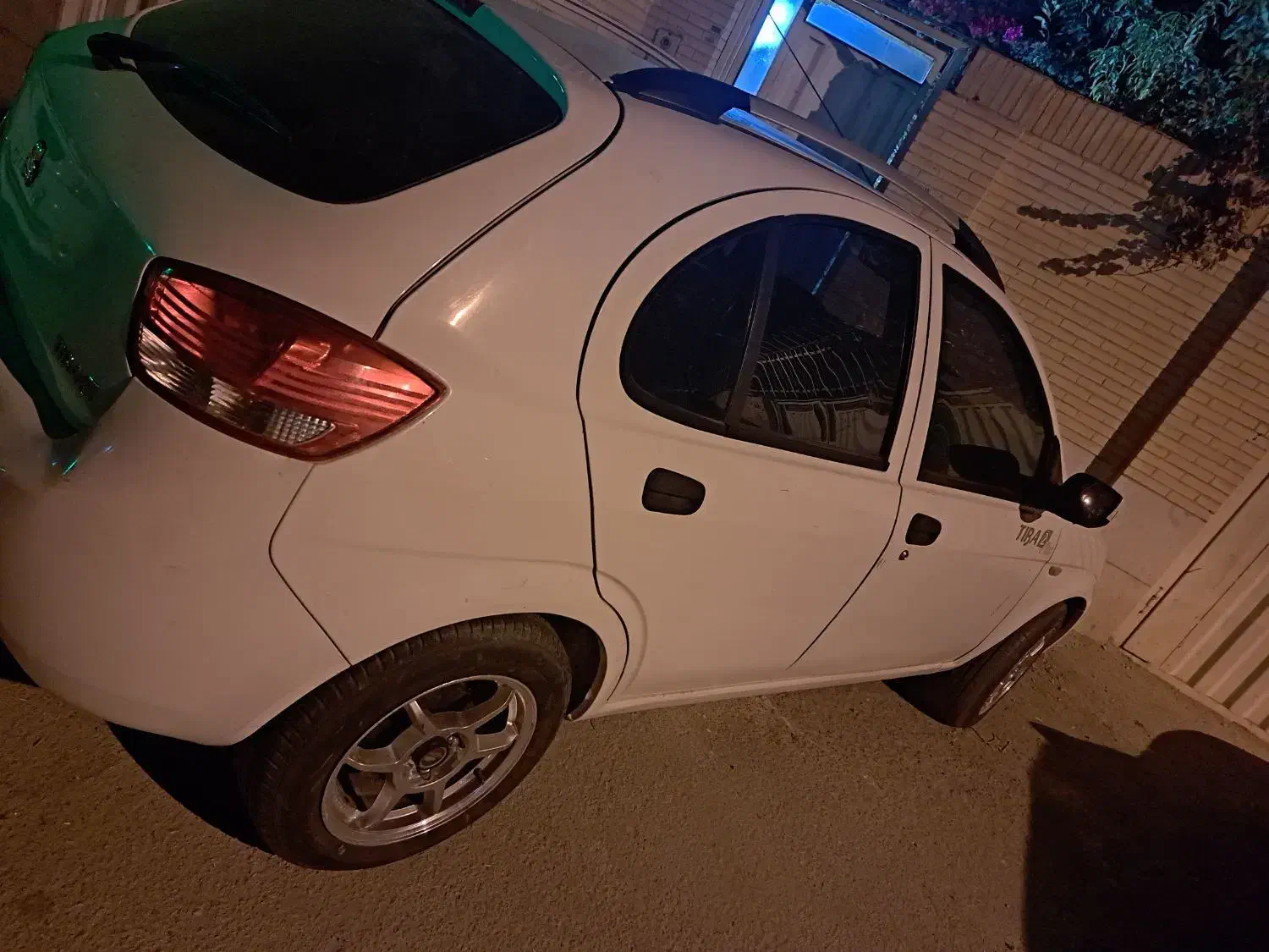 تیبا۲مدل۹۹سفیدفول هاچ بک پلاس|خودرو سواری و وانت|یزد, |دیوار