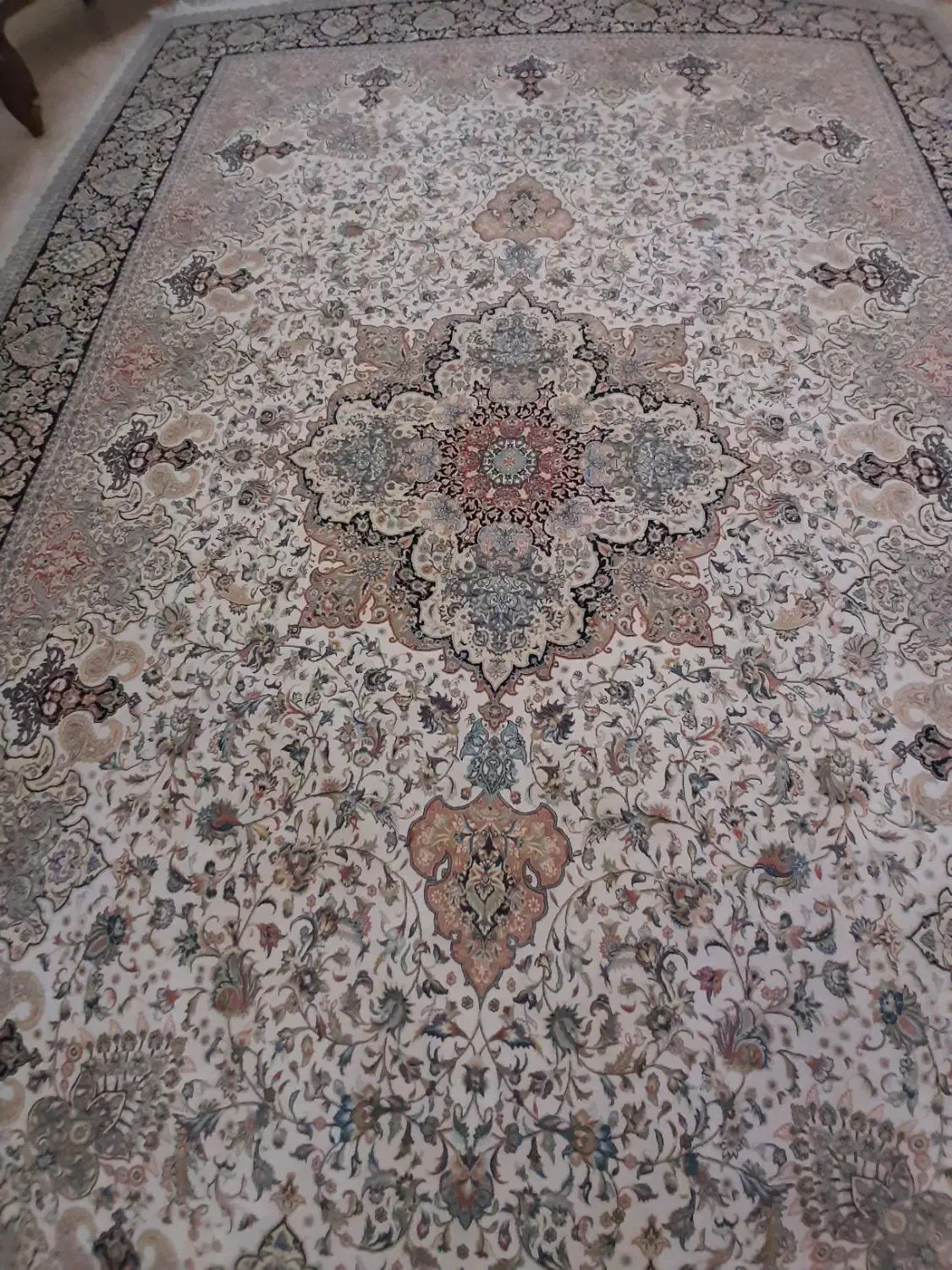 یک جفت فرش ۹ متری ۱۲۰۰شانه تراکم ۳۶۰۰|فرش|تهران, پاسداران|دیوار