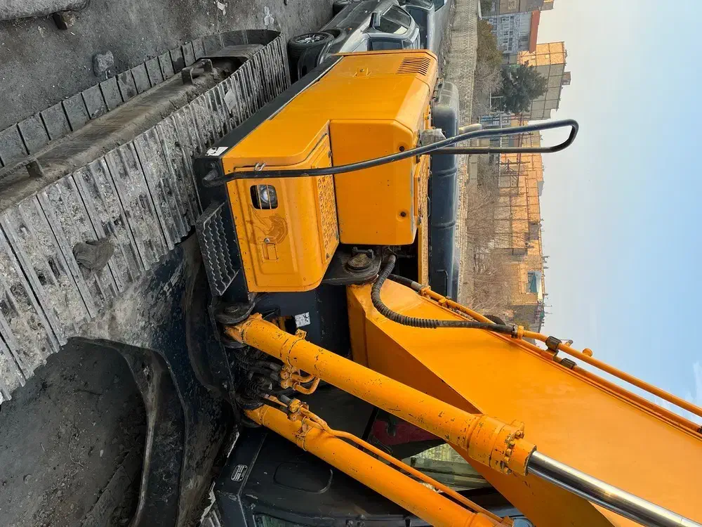 بیل هیوندا ۲۱۰|خودرو سنگین|مشهد, سعد آباد|دیوار