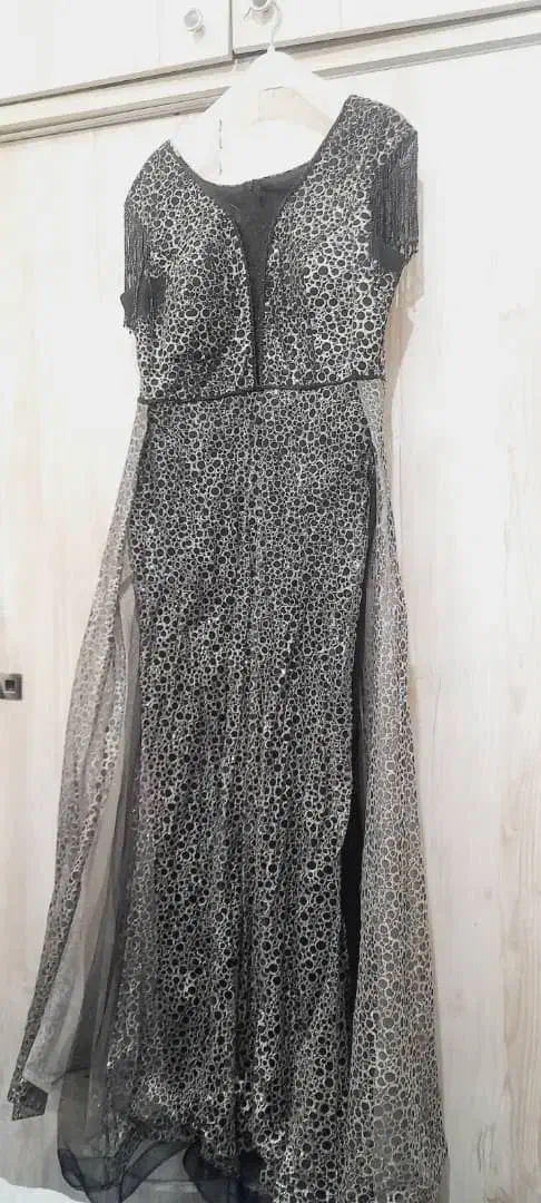 تعداد زیادی لباس مجلسی حراجی|لباس|بومهن, |دیوار