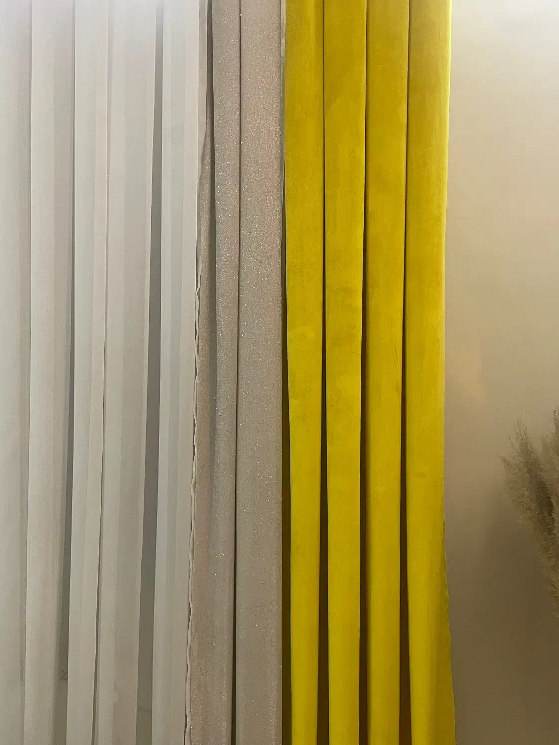 دکورپرده مخمل در حد نو|پرده، رانر، رومیزی|هشتگرد, فاز ۱ مهستان|دیوار