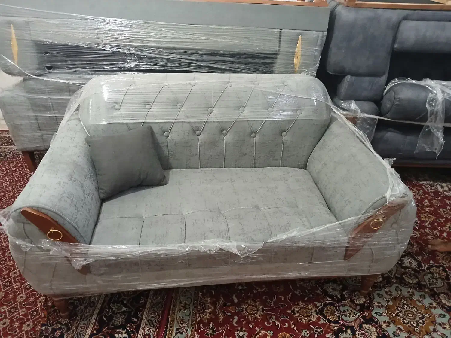 مبل تختشو ۶ ماهه بدون پیش پرداخت در نرماشیر|مبلمان خانگی و میز عسلی|بم, |دیوار