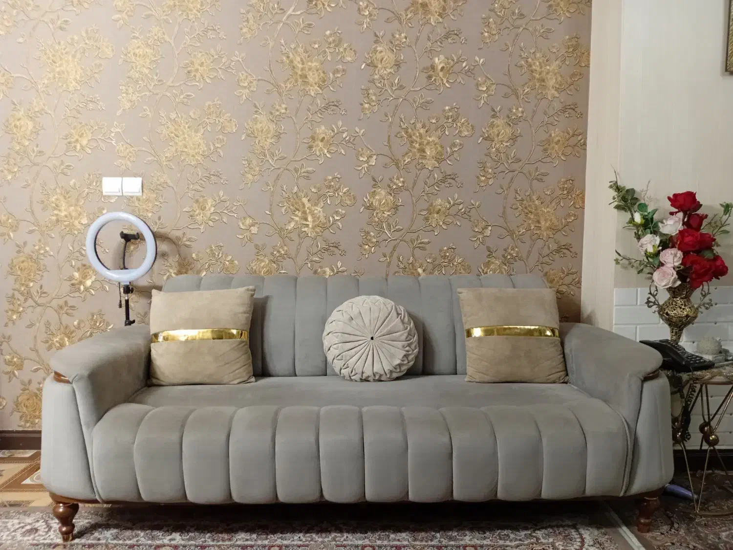 تلویزیون بهمراه میز و مبل نیم ست|تلویزیون و پروژکتور|تهران, شادآباد|دیوار