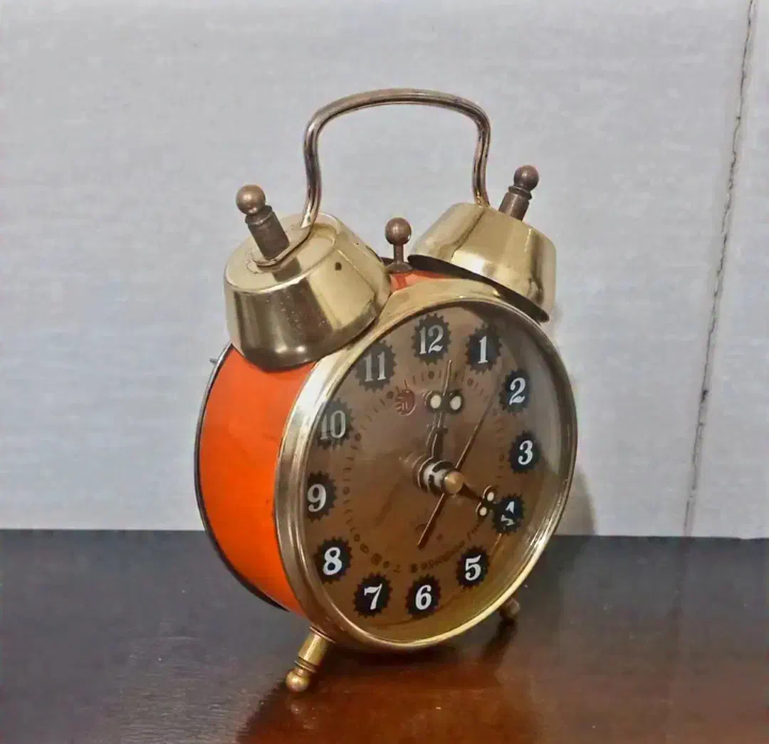 ساعت رومیزی وتلفن دکتری کتاب هادرسی قدیمی|کلکسیون اشیاء عتیقه|اراک, |دیوار