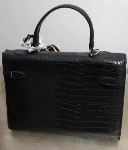 بگ مجلسی|کیف، کفش، کمربند|قره ضیاالدین, |دیوار