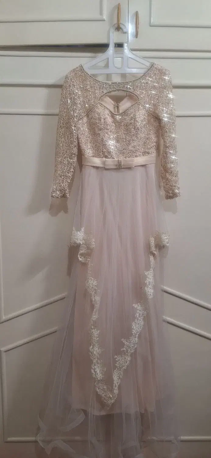 لباس مجلسی|لباس|فلاورجان, |دیوار