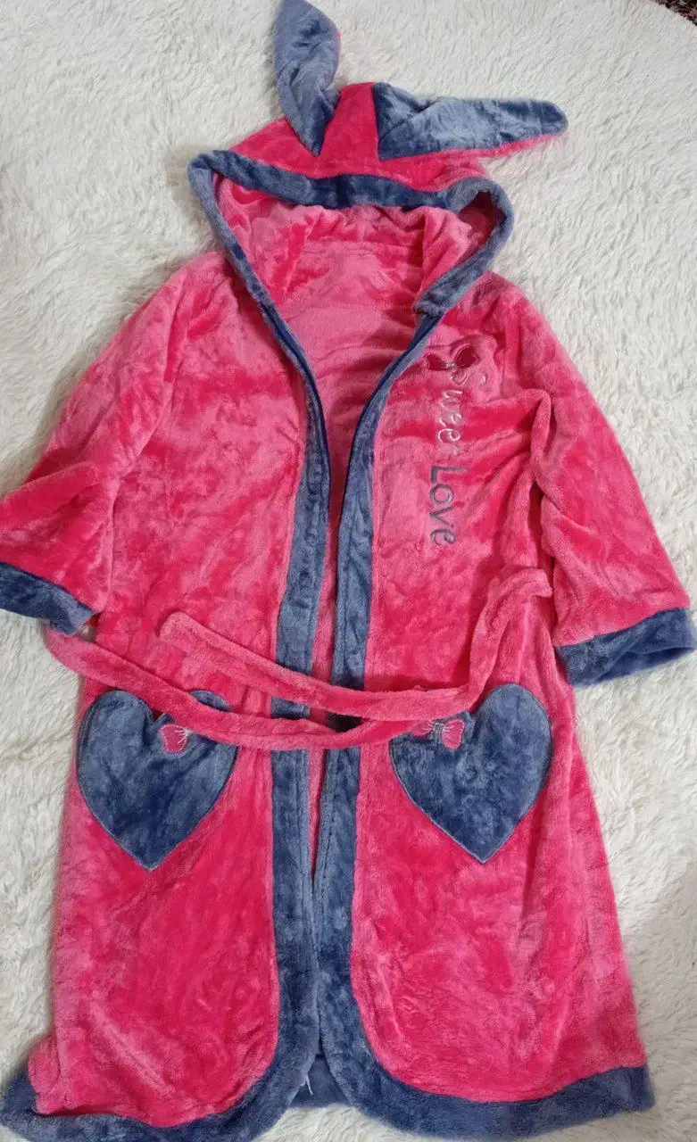 تن پوش خارجی|لباس|رشت, گلسار|دیوار