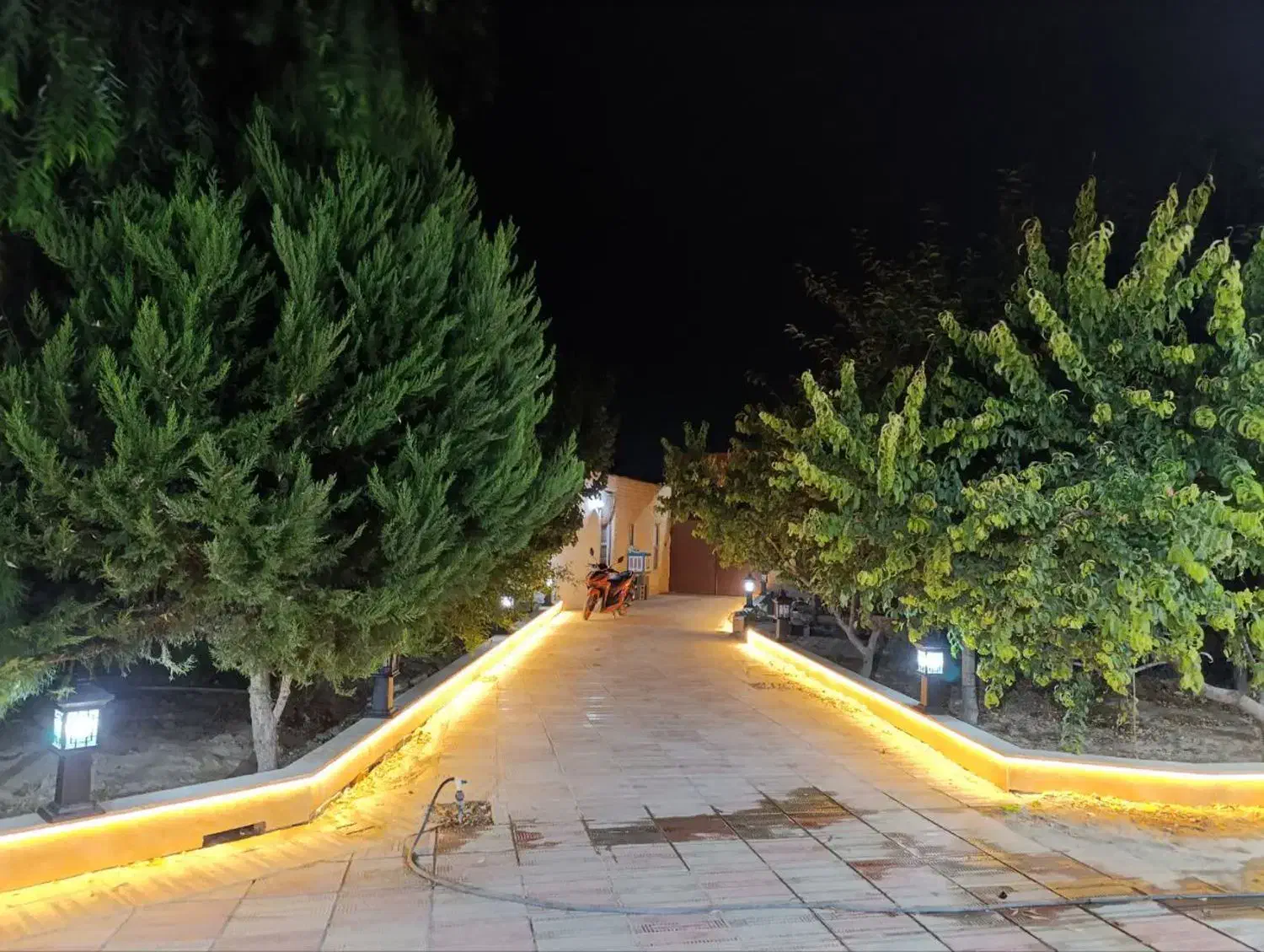 اجاره روزانه و ساعتی باغ ویلا استخردار|اجارهٔ کوتاه‌مدت ویلا و باغ|صباشهر, |دیوار